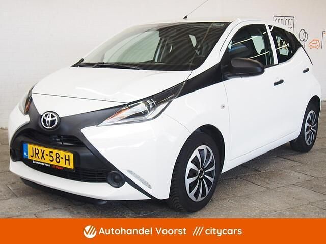 Occasion Toyota Aygo X-play 69 PK (50 kW) 2015 Wit Hatchback