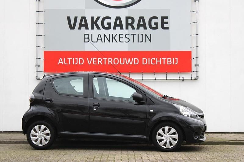 Hatchback Gebruikt 2014 Toyota Aygo Hatchback | € 4.880 (Duur) - Afbeelding 1/4