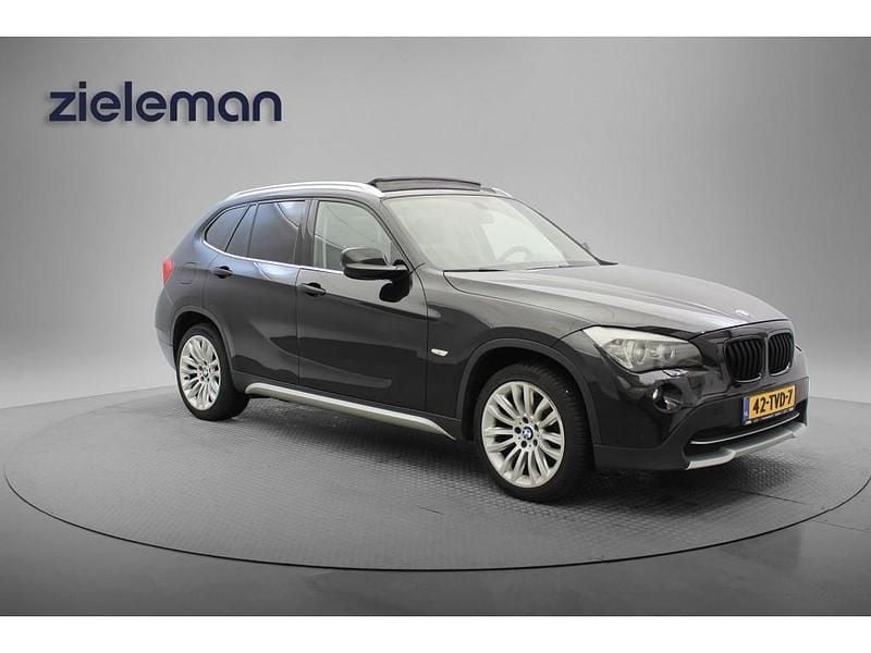 Zwart Occasion 2012 BMW X1 SUV | € 8.845 (Goede deal) - Afbeelding 1/4