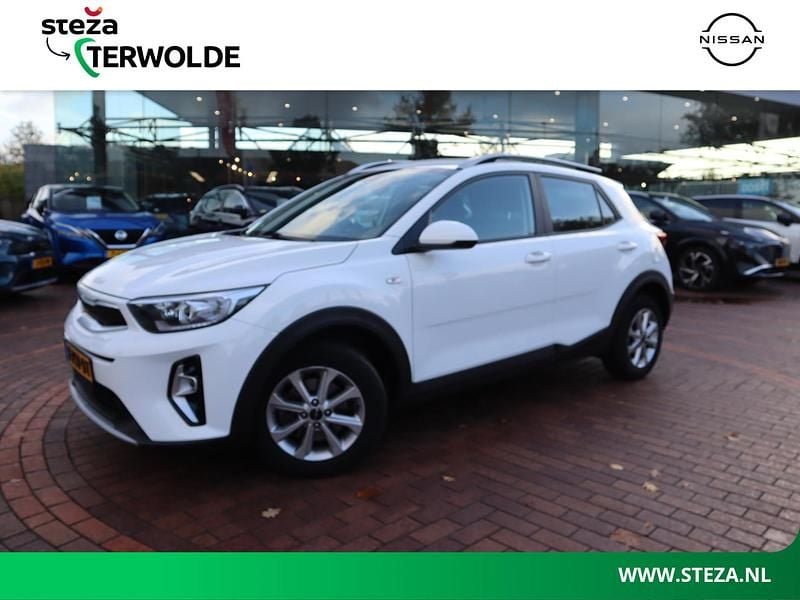 Wit Occasion 2021 Kia Stonic SUV | € 15.445 (Goede deal) - Afbeelding 1/4