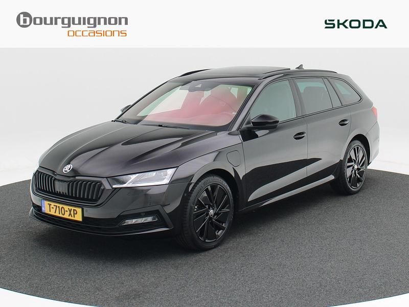 Zwart Gebruikt 2021 Skoda Octavia Business Line Stationwagen | € 28.850 (Duur) - Afbeelding 1/4