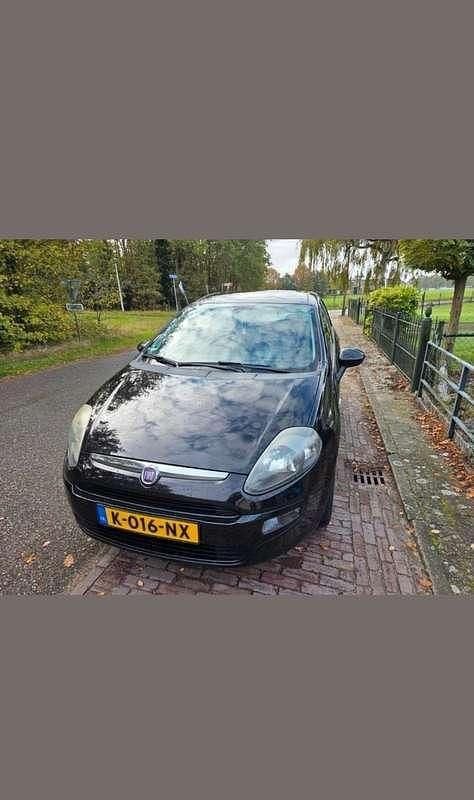 Zwart Gebruikt 2012 Fiat Punto Active Hatchback | € 2.450 (Goede deal) - Afbeelding 1/4