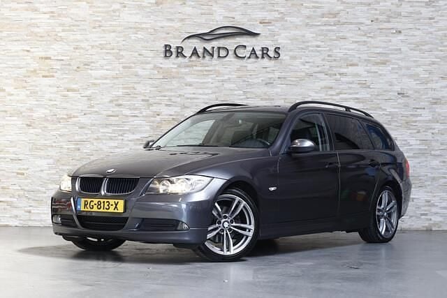 Grijs Gebruikt 2007 BMW 320 Stationwagen | € 4.750 (Eerlijke prijs) - Afbeelding 1/4