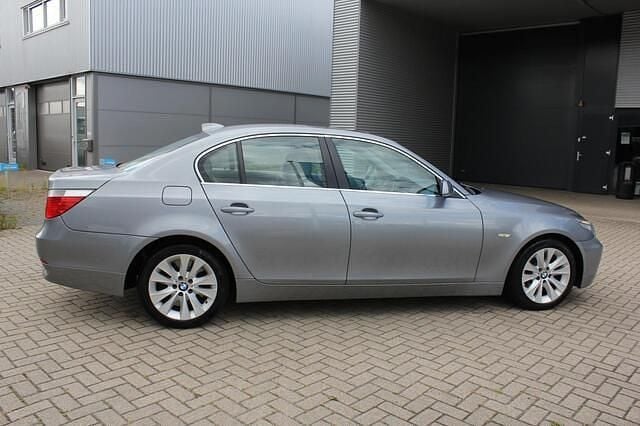 Occasion BMW 545 333 PK (244 kW) 2004 Grijs Sedan