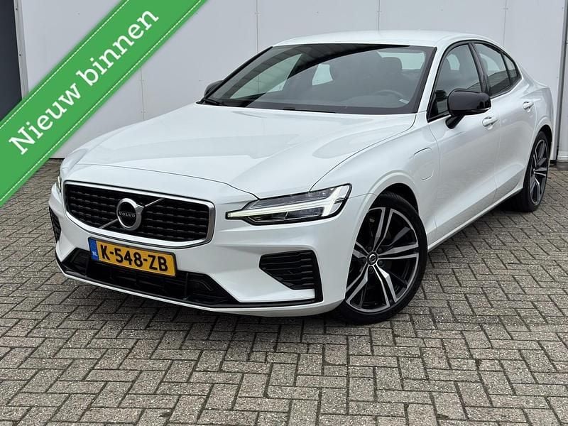 Wit Gebruikt 2021 Volvo S60 R-Design Sedan | € 34.950 (Goede deal) - Afbeelding 1/4