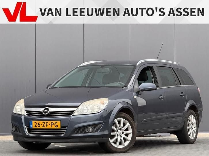 Grijs Gebruikt 2008 Opel Astra Stationwagen | € 1.448 (Goede deal) - Afbeelding 1/4