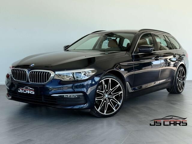Blauw Gebruikt 2020 BMW 518 Stationwagen | € 24.990 (Eerlijke prijs) - Afbeelding 1/4