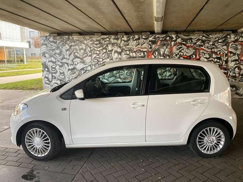 Wit Occasion 2013 VW up! Hatchback | € 4.995 (Eerlijke prijs) - Afbeelding 1/4