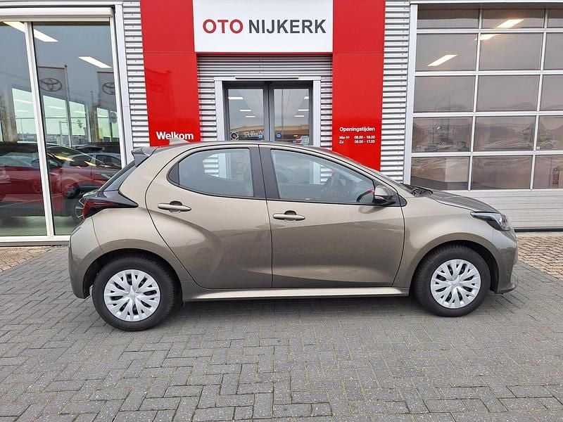 Occasion Toyota Yaris Hybrid Active 2024 Groen Hatchback