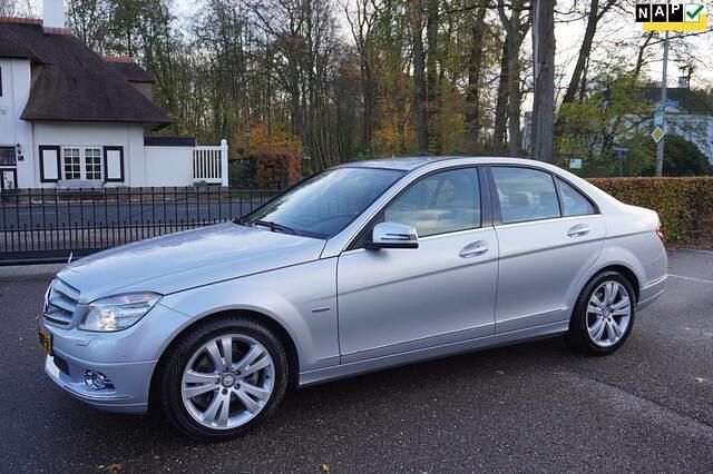 Grijs Gebruikt 2009 Mercedes C180 Avantgarde Sedan | € 10.900 (Iets duurder) - Afbeelding 1/4