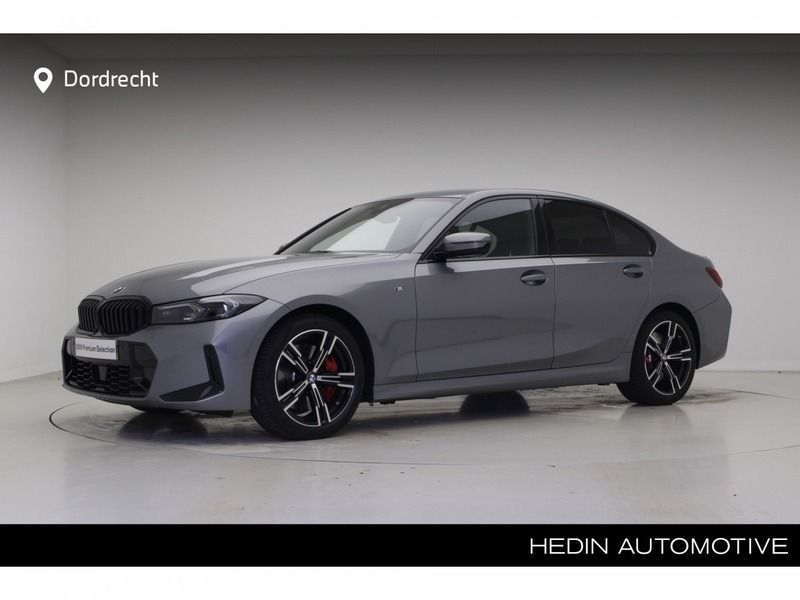 Grijs, metallic lak Gebruikt 2025 BMW 320 M Sport Sedan | € 72.895 - Afbeelding 1/3