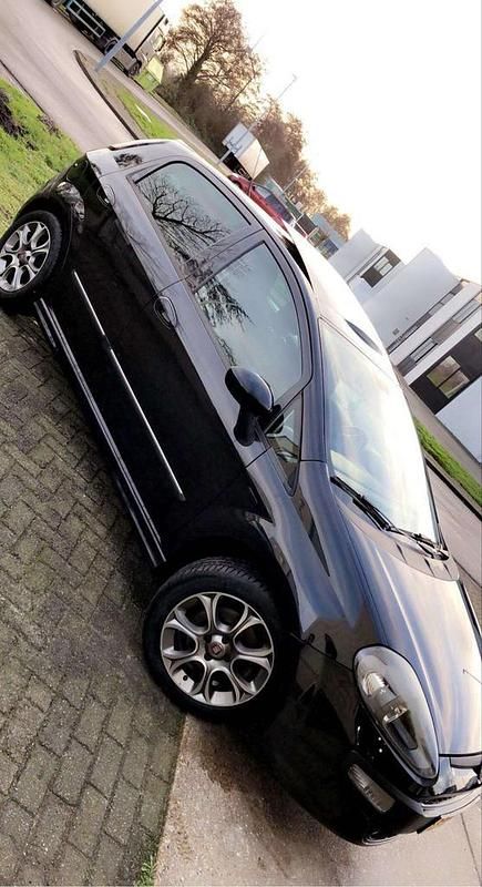 Gebruikt 2011 Fiat Punto | € 2.250 (Duur) - Afbeelding 1/4
