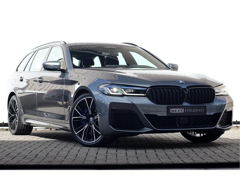 Grijs Gebruikt 2021 BMW 530 Stationwagen | € 35.950 (Iets duurder) - Afbeelding 1/4