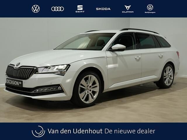 Occasion Skoda Superb Business Line 204 PK (150 kW) 2020 Moon white metallic Stationwagen