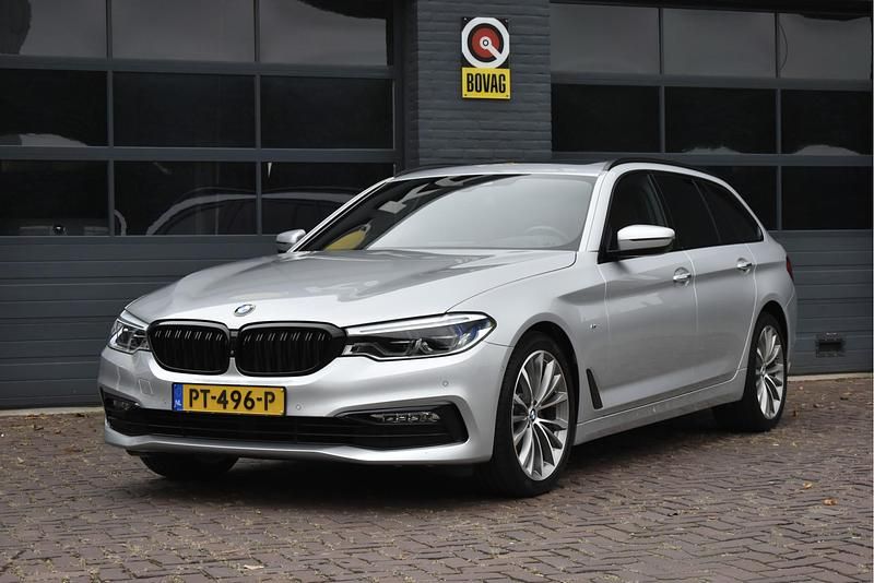Zilver Gebruikt 2017 BMW 520 Executive Stationwagen | € 26.950 (Iets duurder) - Afbeelding 1/4