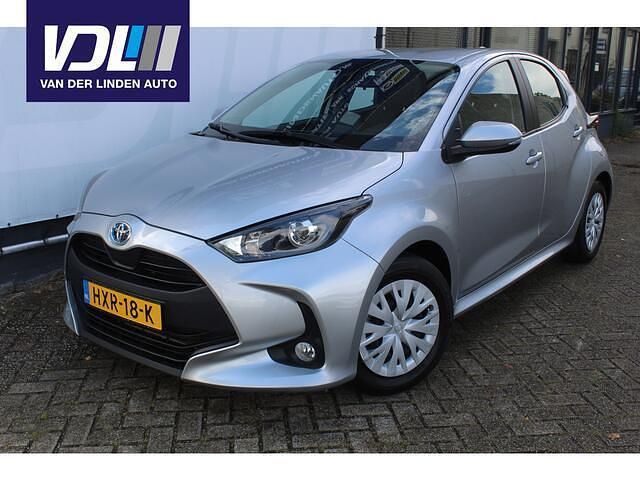 Grijs Gebruikt 2023 Toyota Yaris Comfort Hatchback | € 20.850 (Eerlijke prijs) - Afbeelding 1/4