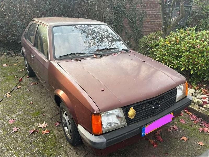 Rood Occasion 1984 Opel Kadett S Hatchback | € 2.000 - Afbeelding 1/2