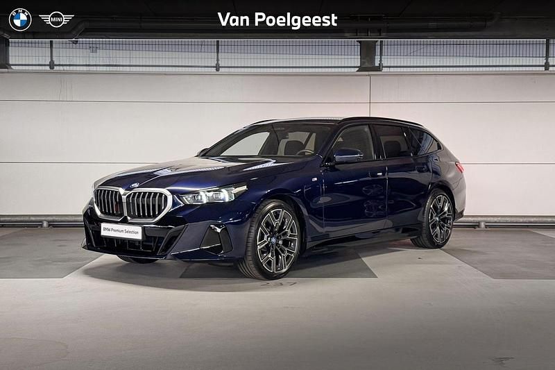 Bmw individual tansanit metallic (c3z) (metallic) Gebruikt 2025 BMW 530e Performance Stationwagen | € 75.900 - Afbeelding 1/4