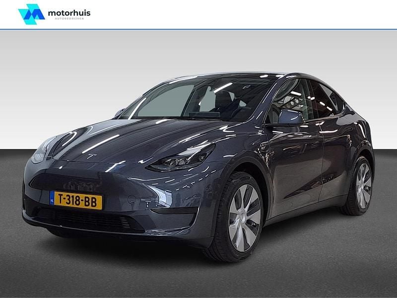 Grijs Occasion 2023 Tesla Model Y RWD SUV | € 35.490 (Eerlijke prijs) - Afbeelding 1/4