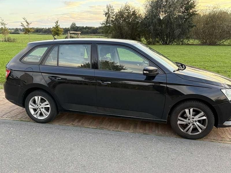 Zwart Gebruikt 2019 Skoda Fabia GreenLine Stationwagen | € 8.250 (Super prijs) - Afbeelding 1/4