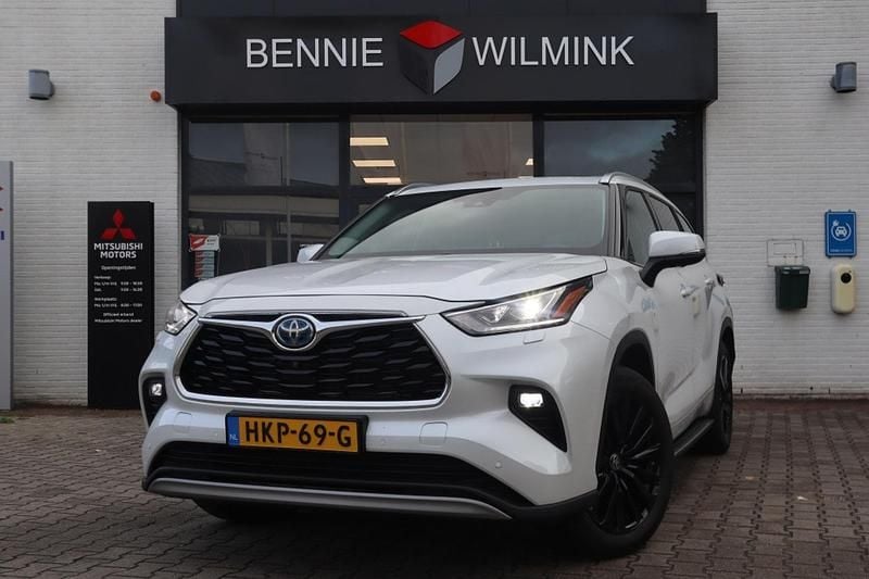 Wit Gebruikt 2024 Toyota Highlander Premium SUV | € 69.990 - Afbeelding 1/1