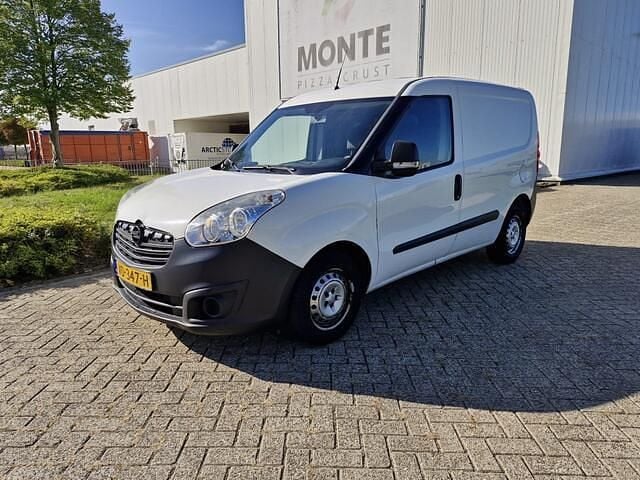Wit Gebruikt 2013 Opel Combo MPV | € 1.950 (Eerlijke prijs) - Afbeelding 1/4