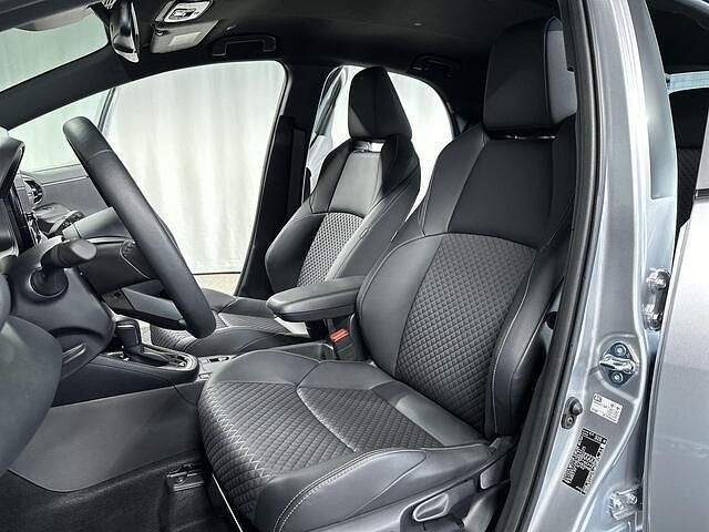 Occasion Toyota Yaris Executive 131 PK (96 kW) 2024 Grijs Hatchback