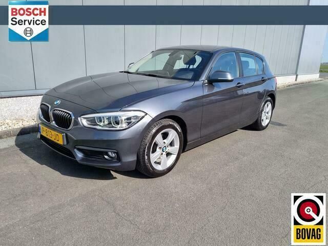 Grijs Gebruikt 2016 BMW 118 Executive Hatchback | € 11.850 (Duur) - Afbeelding 1/4