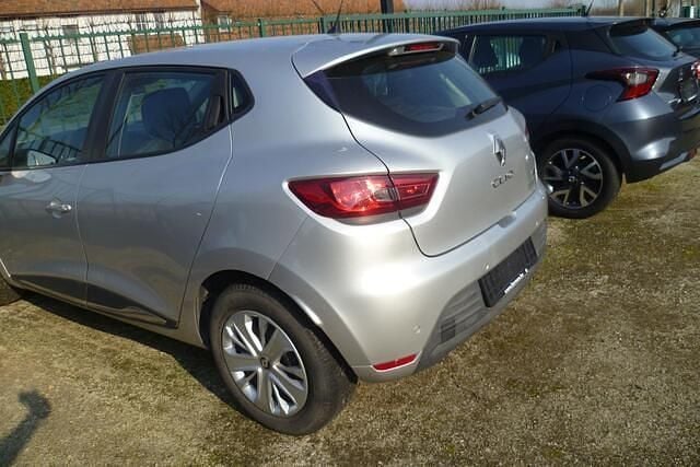 Occasion Renault Clio 90 PK (66 kW) 2017 Zilver SUV