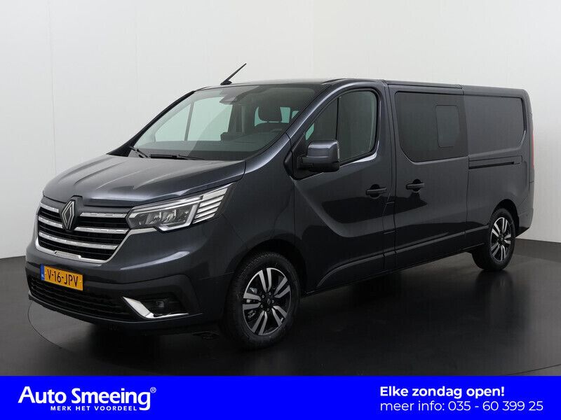Grijs Nieuw 2024 Renault Trafic Van | € 35.945 - Afbeelding 1/4