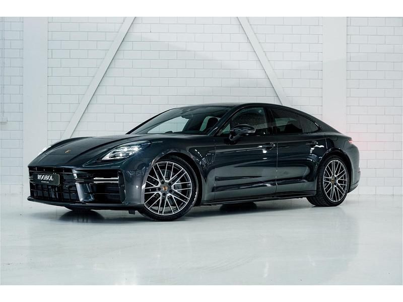 Grijs Occasion 2024 Porsche Panamera Hatchback | € 139.900 - Afbeelding 1/4