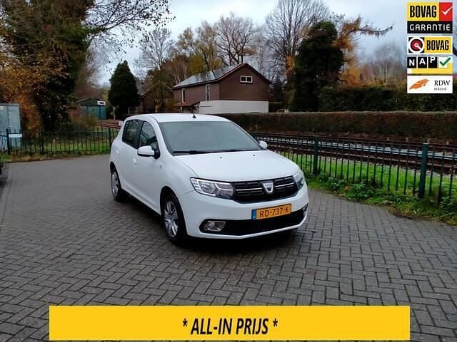 Wit Gebruikt 2017 Dacia Sandero Lauréate Hatchback | € 6.950 (Eerlijke prijs) - Afbeelding 1/3