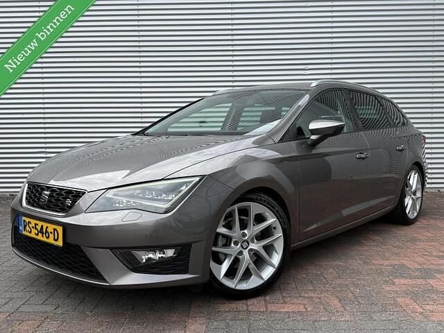 Grijs Gebruikt 2013 Seat Leon ST FR Stationwagen | € 7.750 (Eerlijke prijs) - Afbeelding 1/4