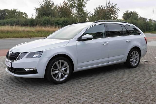 Wit Occasion 2020 Skoda Octavia Business Line Stationwagen | € 18.450 (Eerlijke prijs) - Afbeelding 1/4