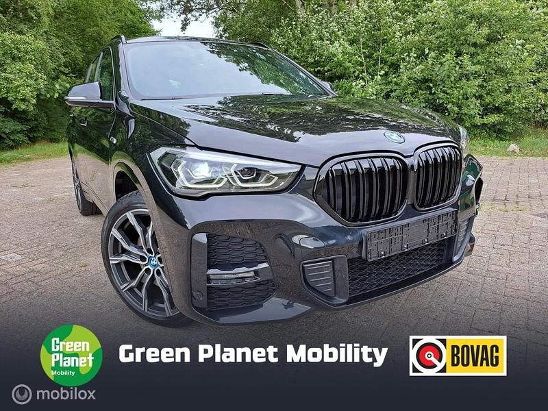 Zwart Gebruikt 2021 BMW X1 M Sport SUV | € 29.950 (Eerlijke prijs) - Afbeelding 1/4