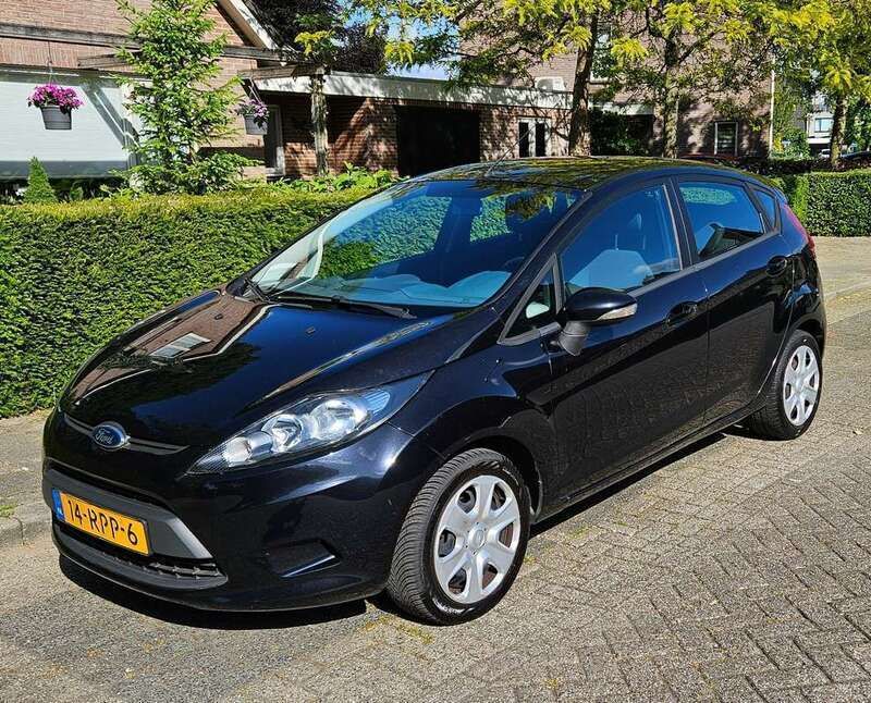 Zwart Gebruikt 2011 Ford Fiesta Limited Hatchback | € 3.600 (Eerlijke prijs) - Afbeelding 1/4