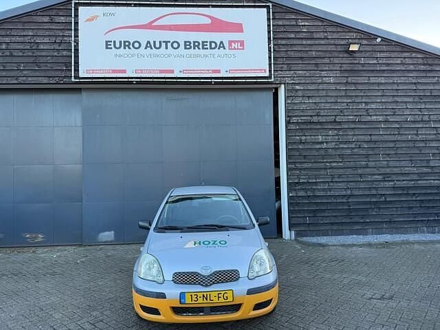 Occasion Toyota Yaris Terra 65 PK (47 kW) 2003 Grijs Hatchback