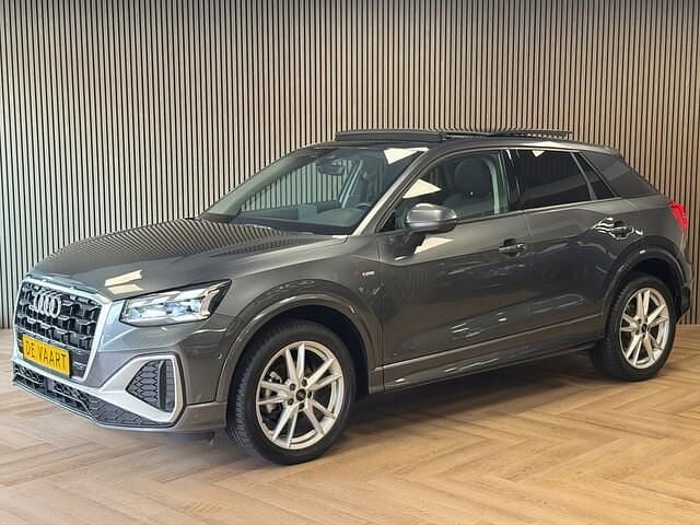 Grijs Gebruikt 2023 Audi Q2 Basis SUV | € 34.995 (Iets duurder) - Afbeelding 1/4