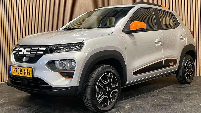 Occasion Dacia Spring Expression 33 kW (45 PK) 2023 Grijs Hatchback