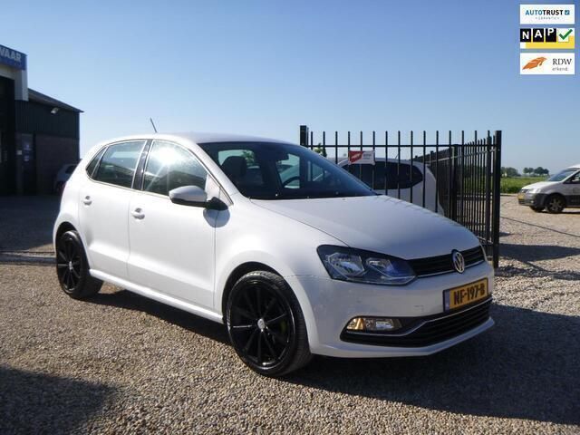 Wit Gebruikt 2017 VW Polo Comfortline Hatchback | € 9.999 (Eerlijke prijs) - Afbeelding 1/4