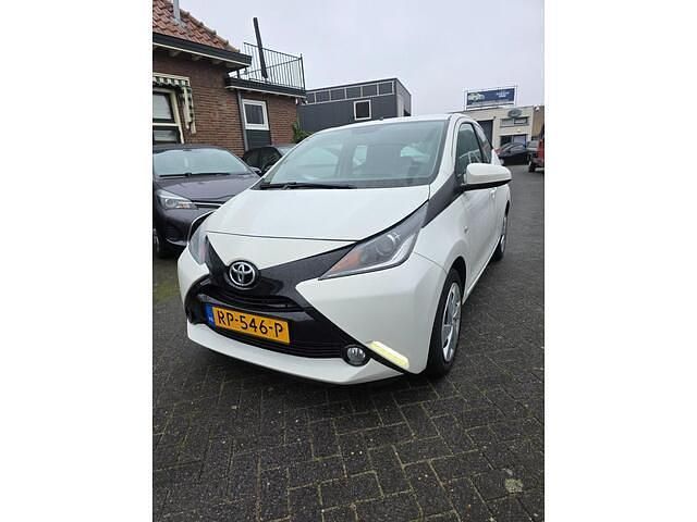 Occasion Toyota Aygo X-play 69 PK (50 kW) 2018 Wit Hatchback