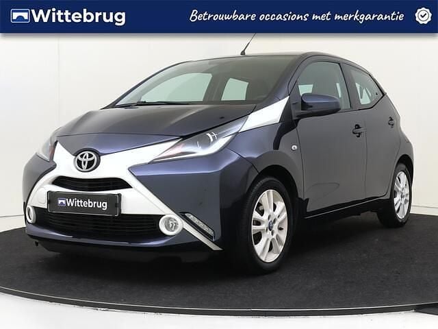 Occasion Toyota Aygo X-cite 69 PK (50 kW) 2014 Blauw (metallic) Hatchback
