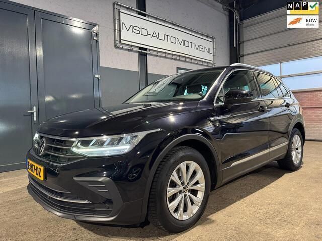 Zwart, metallic lak Gebruikt 2020 VW Tiguan Business SUV | € 20.449 (Goede deal) - Afbeelding 1/4