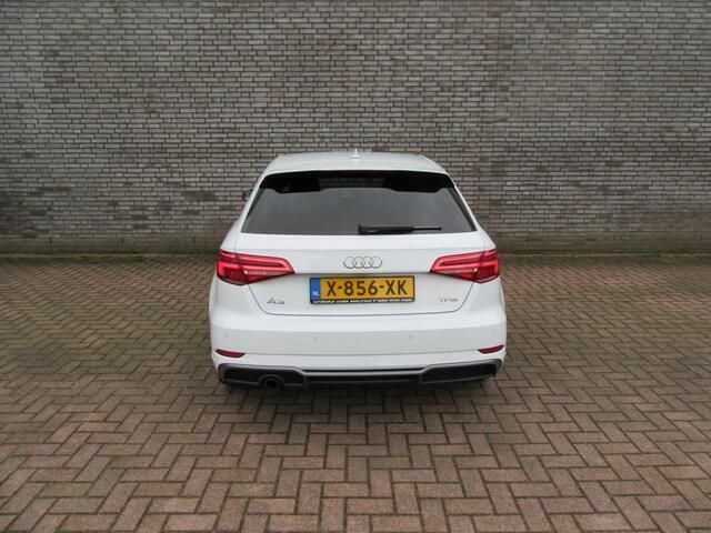 Occasion Audi A3 Sportback Design 116 PK (85 kW) 2018 Wit Hatchback