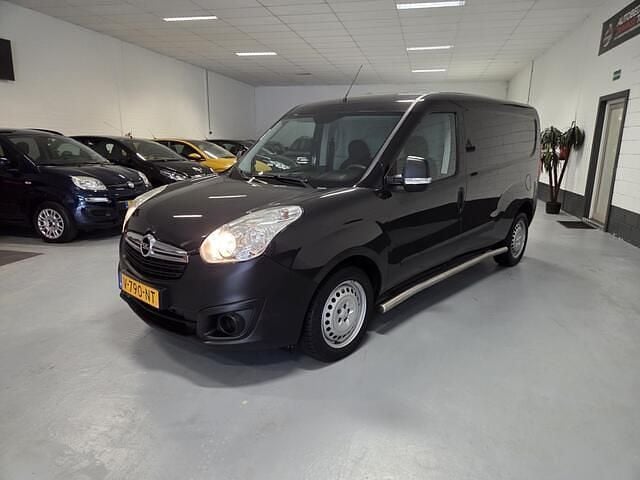 Zwart (metallic) Gebruikt 2018 Opel Combo Van | € 6.950 (Goede deal) - Afbeelding 1/4