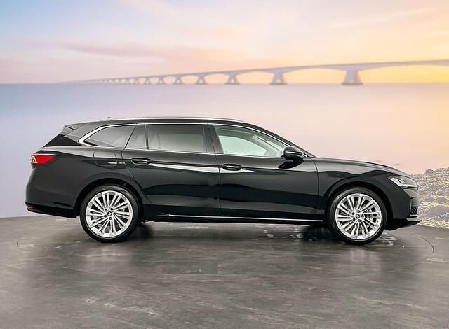 Nieuw Skoda Superb Business Line 204 PK (150 kW) 2026 Zwart Stationwagen