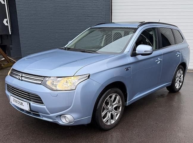Occasion Mitsubishi Outlander P-HEV Instyle 121 PK (88 kW) 2014 Blauw SUV