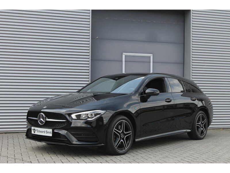 Zwart Gebruikt 2021 Mercedes CLA250 AMG line Sedan | € 29.999 (Super prijs) - Afbeelding 1/4