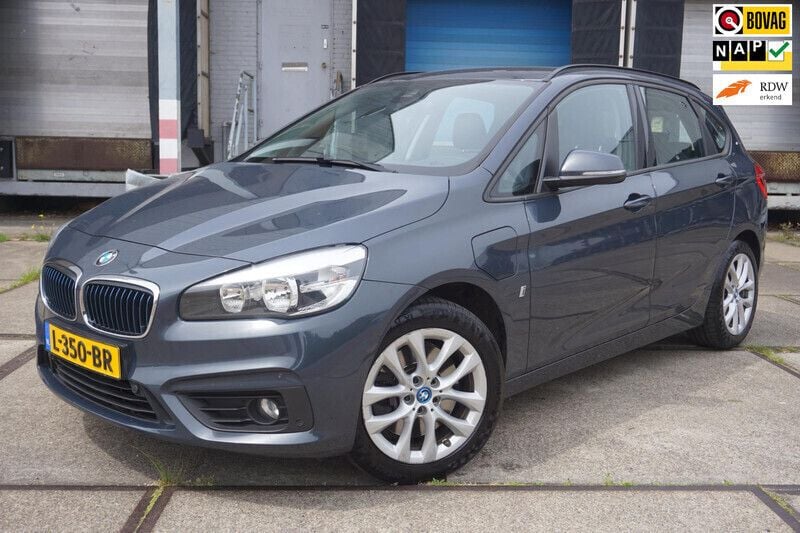 Grijs Gebruikt 2017 BMW 225 Active Tourer iPerformance MPV | € 12.995 (Goede deal) - Afbeelding 1/4