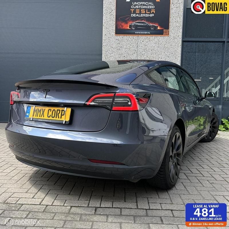 Grijs Gebruikt 2023 Tesla Model 3 Standard Range Plus Sedan | € 29.999 (Eerlijke prijs) - Afbeelding 1/4